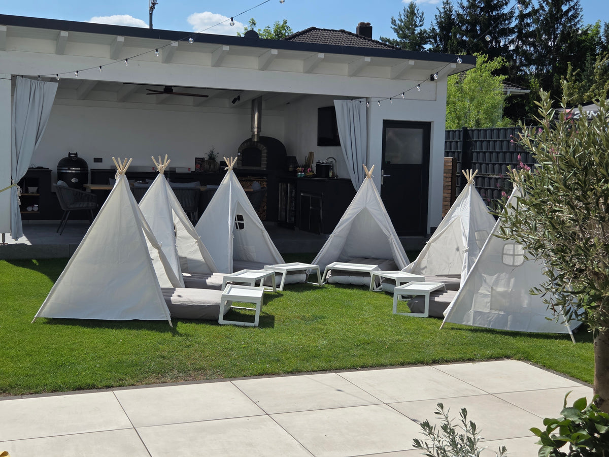 Tipi Zelte mit Matratzen